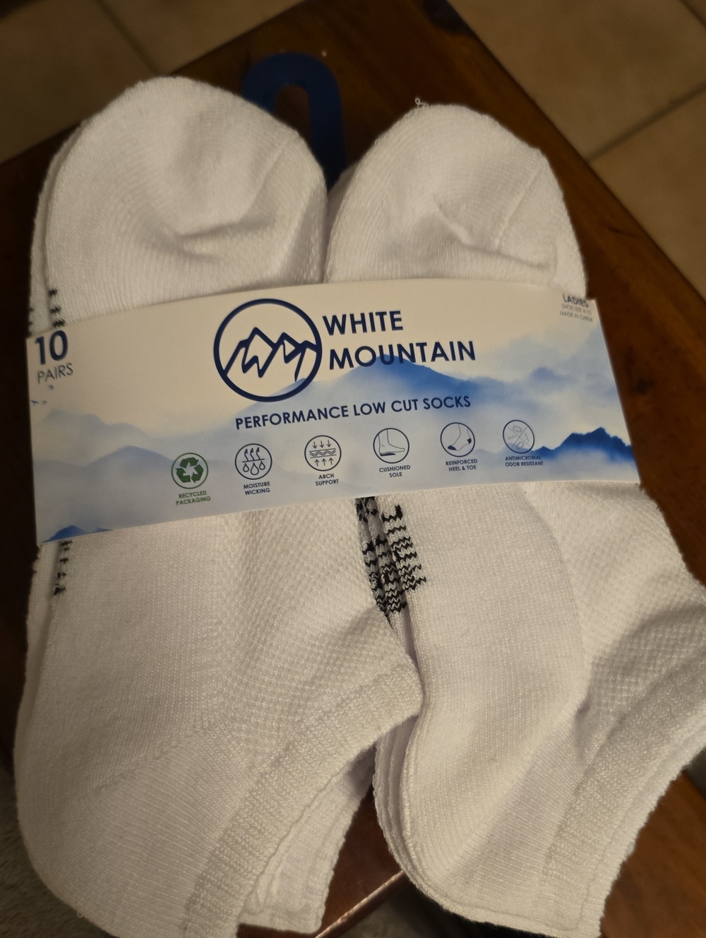 White Mountain Men's White Low-Cut Athletic Socks - 10 Pack